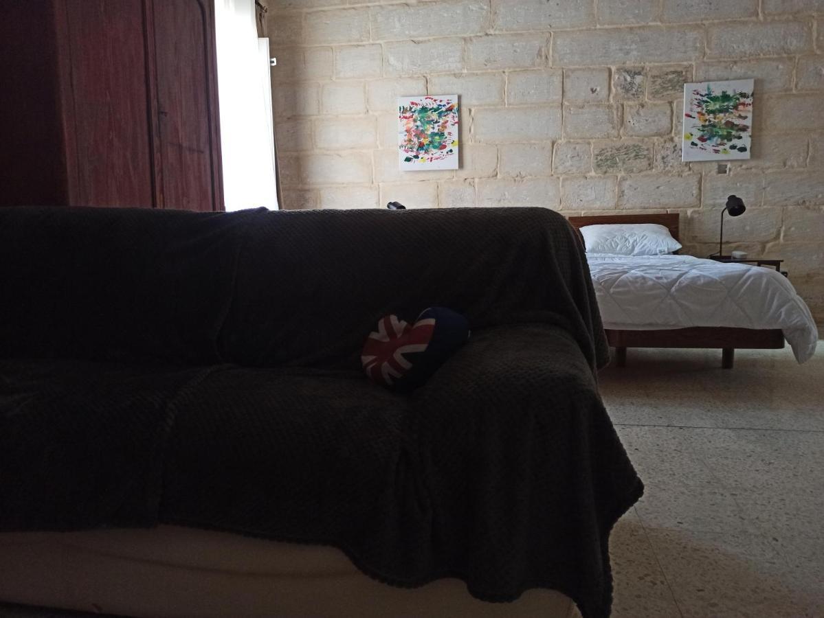 Beautiful Studio Apartment In Qormi Malta Exterior photo